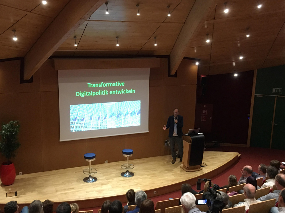 30947944_10156335037609641_983866891_o