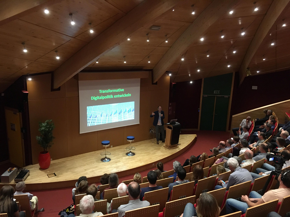 31033796_10156335037509641_892437809_o