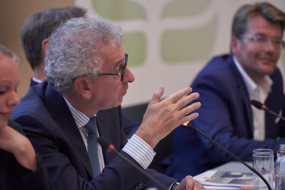 42793512_1938615083110163_6478387287552950272_n