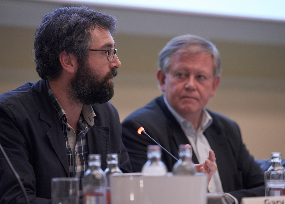 42906176_334415897121219_2520237984104579072_n